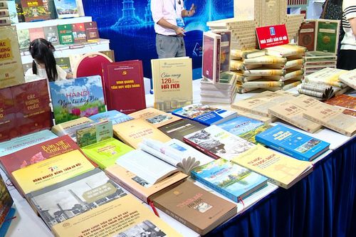 Hội sách Hà Nội lần thứ XI: Sách mở tri thức, công nghệ dẫn tương lai