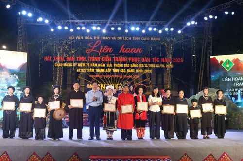 Phường Tân Giang và xã Nguyên Bình đạt giải A toàn đoàn Liên hoan hát Then, đàn tính và trình diễn trang phục dân tộc