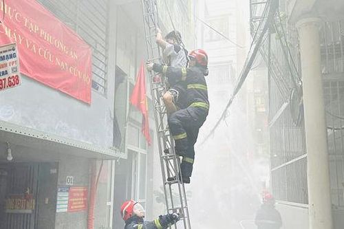 Phường Kim Liên diễn tập chữa cháy, cứu nạn, cứu hộ với nhiều lực lượng