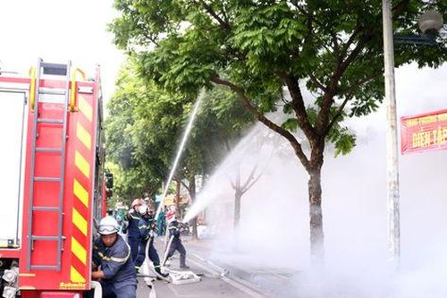Nghĩa Đô diễn tập phương án chữa cháy, cứu nạn, cứu hộ trên địa bàn năm 2026