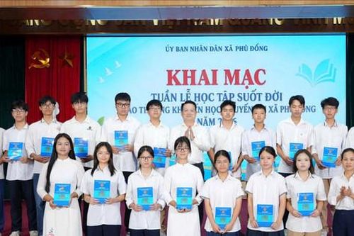 Xã Phù Đổng khai mạc Tuần lễ học tập suốt đời và trao thưởng khuyến học, khuyến tài năm 2026