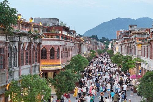 Trung Quốc ghi nhận 300 triệu lượt đi lại mỗi ngày trong kỳ nghỉ quốc khánh