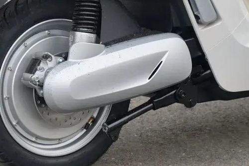 Trải nghiệm xe máy điện giá 27,5 triệu đồng đi 180km/lần sạc, pin LFP, có TCS, Hill Hold và màn hình TFT