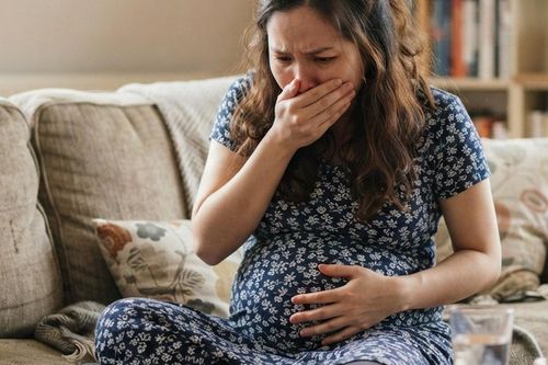 Mẹ bầu ốm nghén ăn gì để giảm buồn nôn mà con vẫn đủ chất?