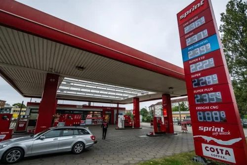 G7 tung 100 triệu thùng dầu để hạ nhiệt giá năng lượng