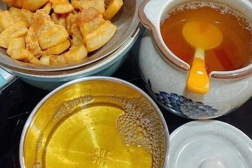 Mỡ heo hay dầu ăn tốt hơn? Bác sĩ chỉ ra cách lựa chọn