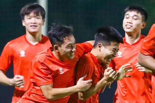 Tuyển Việt Nam chỉ còn 17 cầu thủ lành lặn