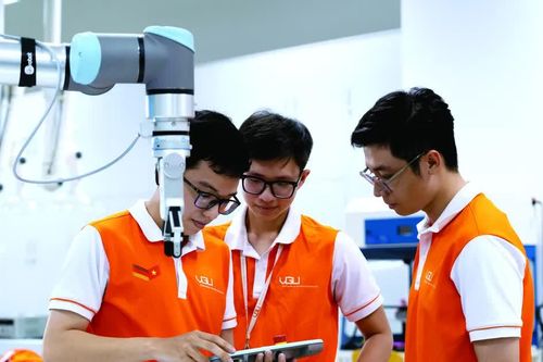 Người học không cần làm và nộp hồ sơ đề nghị xét hưởng học bổng
