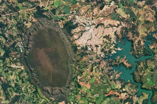 Mái vòm khổng lồ ở Brazil 'hút' nước như miếng bọt biển