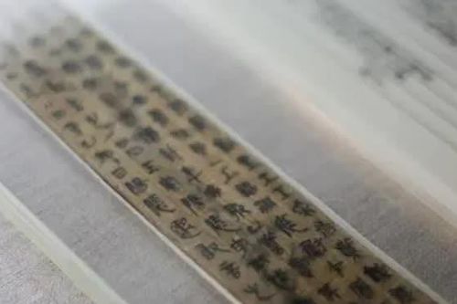 Giếng cổ từng 'phun lửa', hé lộ kho tư liệu hàng vạn thẻ tre thời Tần