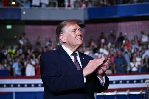 Tổng thống Trump nói Iran 'gần như từ bỏ' ý định phát triển vũ khí hạt nhân