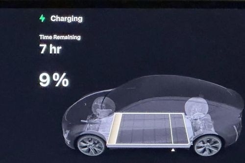 Chủ xe điện có thể gặp nhiều hiện tượng lạ khi pin về 0%, không chỉ hết điện