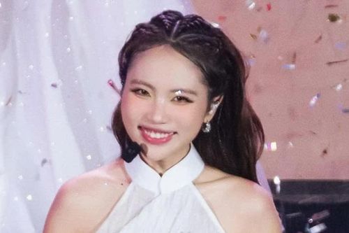 Phương Mỹ Chi làm 'đám cưới' ở TPHCM, 5.000 khán giả đến dự