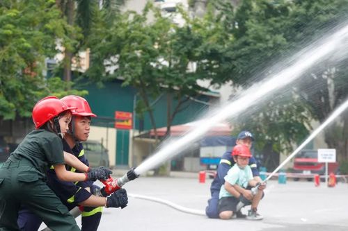 Trải nghiệm làm 'lính cứu hoả nhí'