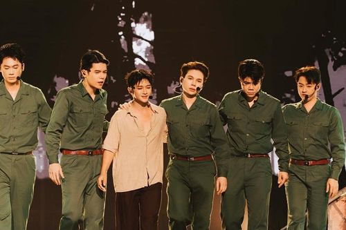Nước mắt của ca sĩ Đông Hùng