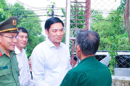 Tăng cường tiếp xúc, đối thoại để lắng nghe dân, giải quyết việc dân cần
