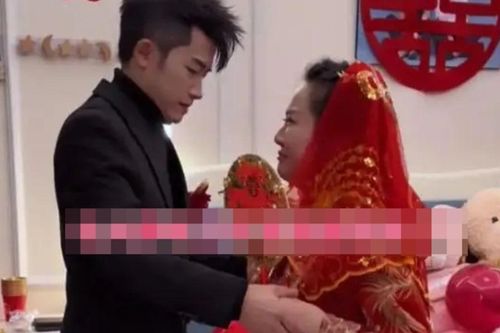 Cặp đôi tổ chức đám cưới nhưng không ai đến dự, lý do đằng sau gây xôn xao