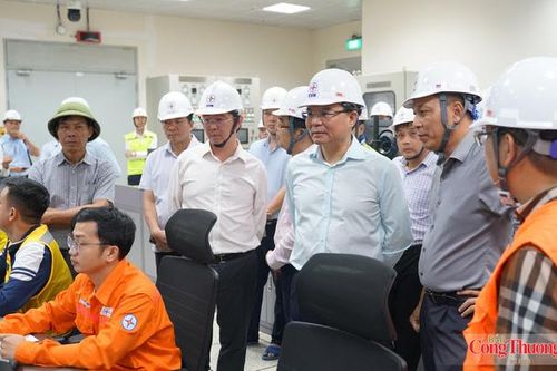Bộ trưởng Lê Mạnh Hùng chỉ đạo đẩy nhanh tiến độ các dự án tại Trung tâm Điện lực Quảng Trạch