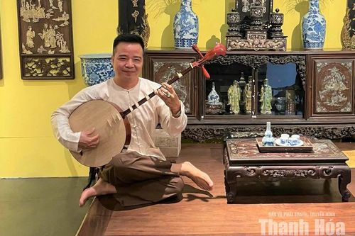 Người bền bỉ gìn giữ nghệ thuật chầu văn