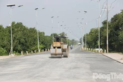 Dự án Nâng cấp tuyến đê bao, kè chống sạt lở, xây dựng hệ thống cống dọc sông Tiền sẵn sàng về đích