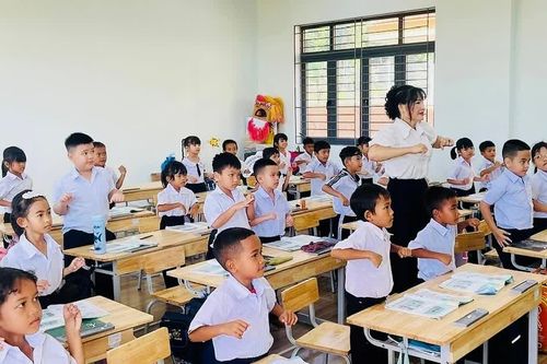 Trường mới ở vùng biên
