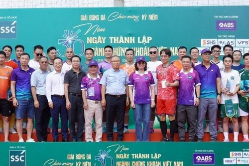 24 đội bóng tranh tài tại giải bóng đá chào mừng kỷ niệm 30 năm ngành Chứng khoán Việt Nam
