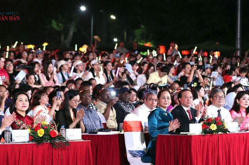 Phó Chủ tịch Quốc hội Nguyễn Thị Thanh dự bế mạc Lễ hội Văn hóa Thế giới tại Hà Nội 2026