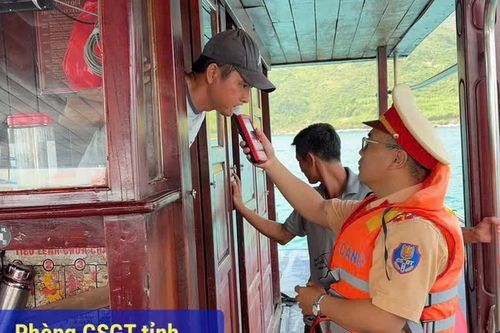 Nỗ lực bảo đảm an toàn giao thông đường thủy nội địa ở Khánh Hòa