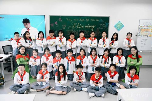 Đếm ngược đến 7h ngày 5/10: Hàng triệu học sinh và thầy cô giáo háo hức chờ bình chọn 'Trường học hạnh phúc'