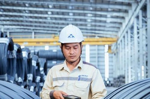 MBS: Thép 'sáng cửa' nhờ nhu cầu nội địa, xây dựng đối mặt áp lực giá nguyên liệu
