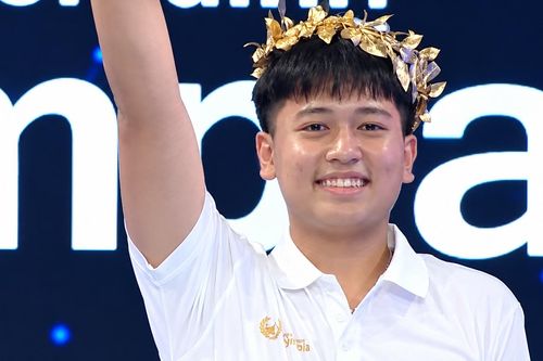 Nam sinh Khánh Hòa lội ngược dòng, giành vòng nguyệt quế tuần Olympia