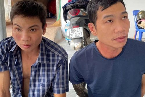Sáng 4/10: Khởi tố 4 đối tượng dùng hung khí chém người khi đi trộm chó mèo