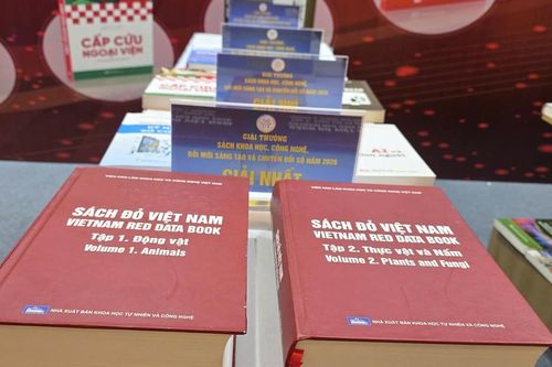 Sách Đỏ Việt Nam đạt Giải Nhất sách KH&CN và đổi mới sáng tạo 2026