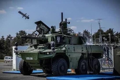 Thiết giáp trinh sát Jaguar R3 tối tân sẽ đẩy xe tăng bánh lốp AMX-10RC vào dĩ vãng