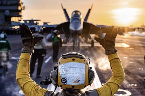 Vì sao máy bay EA-18G Growler có thể 'săn' radar phòng không?