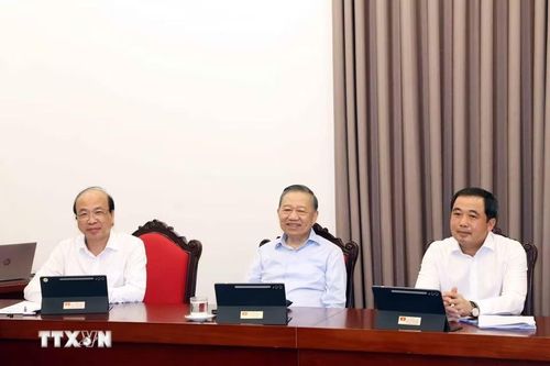 Ngày làm việc thứ nhất Hội nghị Trung ương 4 khóa XIV