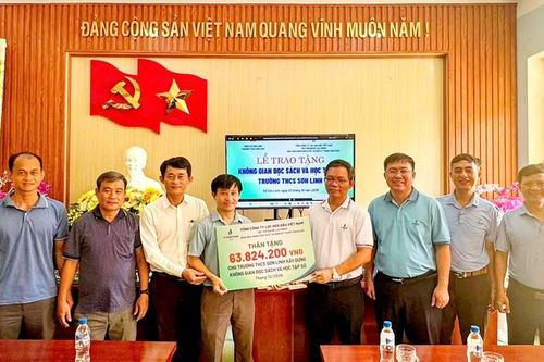 BSR trao tặng 'Không gian đọc sách và học tập số' cho học sinh vùng cao