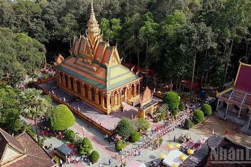 Ấm áp Lễ hội Sene Dolta ở Vĩnh Long