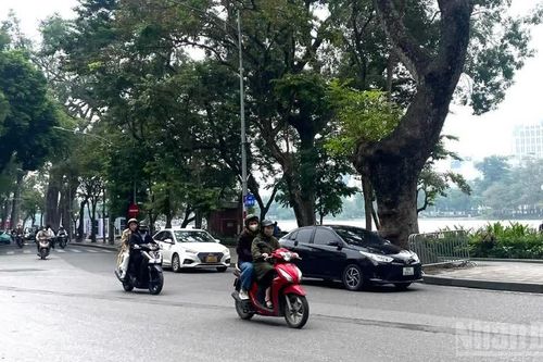 Không khí lạnh gây mưa to ở miền trung