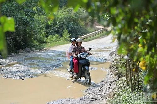 Ấm áp nghĩa cô trò nơi rẻo cao Lũng Trời