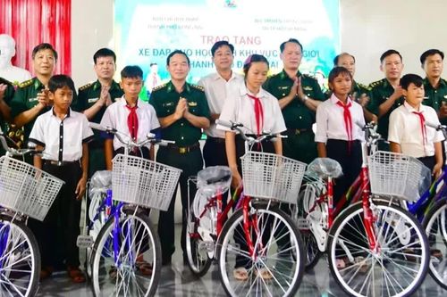 Đồng Nai: Trao tặng xe đạp đến 50 học sinh khó khăn vùng biên giới