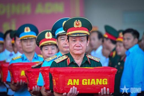 Chuyến bay đặc biệt mang hy vọng cho nhiều thân nhân liệt sĩ