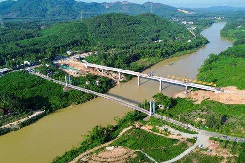 Cầu Bình Thành mới sắp nối nhịp đôi bờ