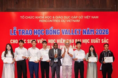 Sinh viên Phân hiệu ĐH Thái Nguyên tại tỉnh Lào Cai vinh dự nhận học bổng Vallet