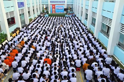 Trung tâm GDTX Cà Mau tuyên truyền, giáo dục pháp luật ATGT cho học viên