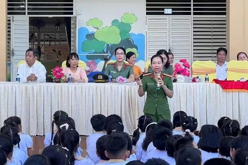 Gần 900 học sinh Tiểu học ở An Giang được trang bị kiến thức pháp luật về ATGT