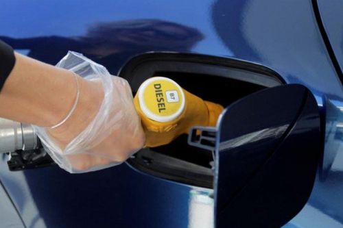 Người dân Mỹ thắt lưng buộc bụng khi giá dầu diesel tăng nhanh