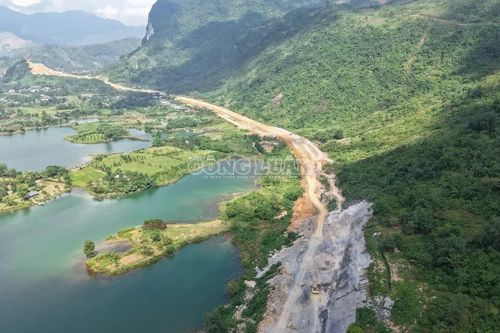Cao tốc Hòa Bình - Mộc Châu tăng tốc thi công, chờ vốn mở rộng 4 làn xe