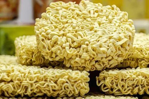 Dùng mì ăn liền để sửa vết rỉ sét trên ô tô liệu có hiệu quả?