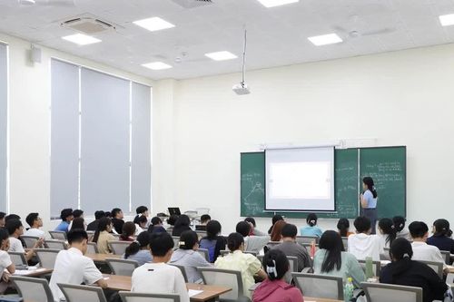 Học điện hạt nhân, sinh viên phải biết AI, robot, an ninh mạng